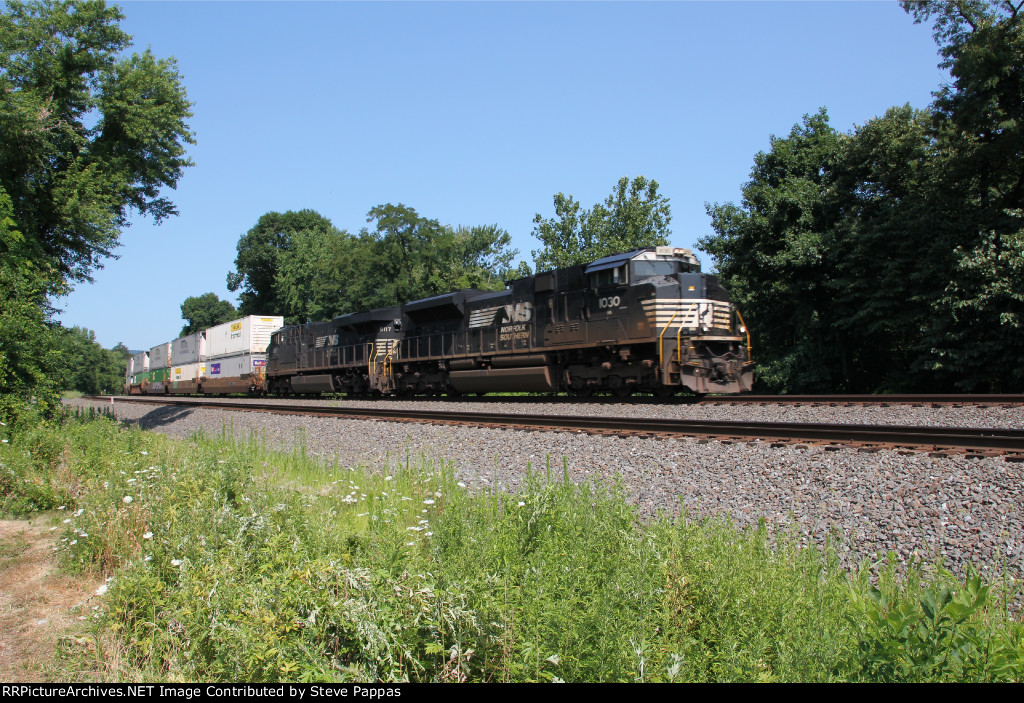 NS 1030 leads train 20K at MP116